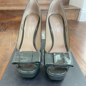 Kenneth Cole trendy heels